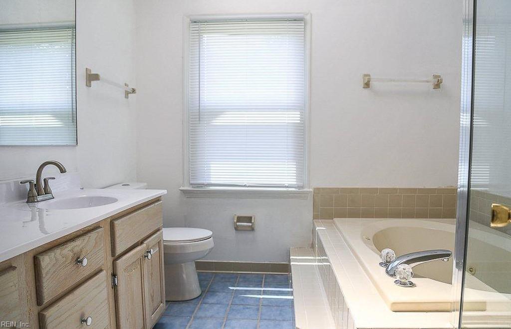 756 Yorkshire Trl Property Photo 8