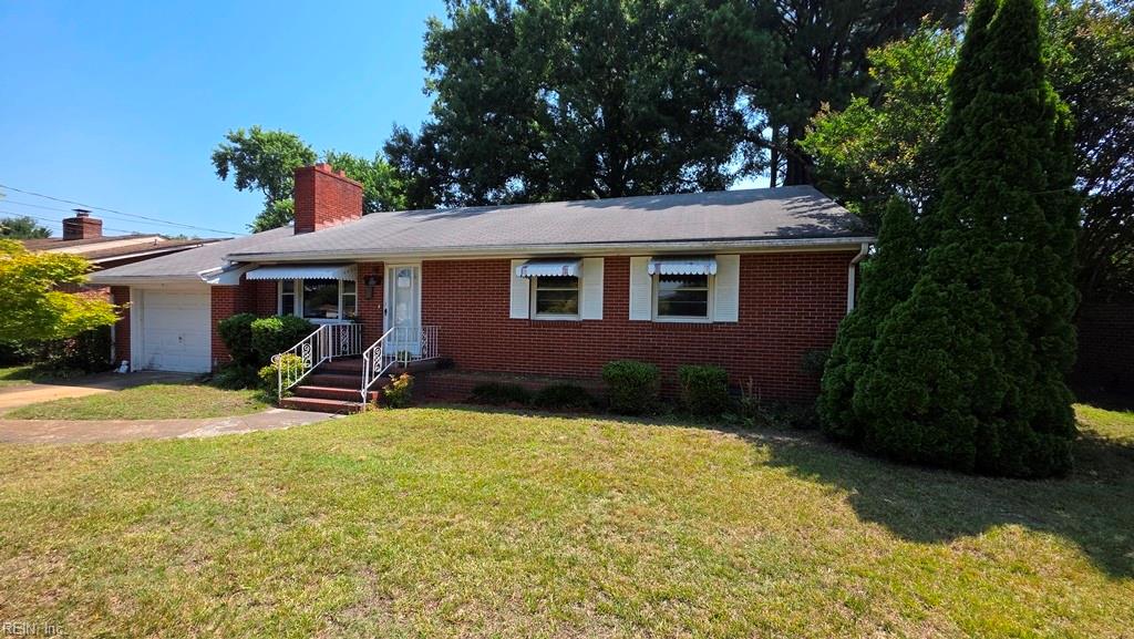 504 Winona DR N Property Photo 1
