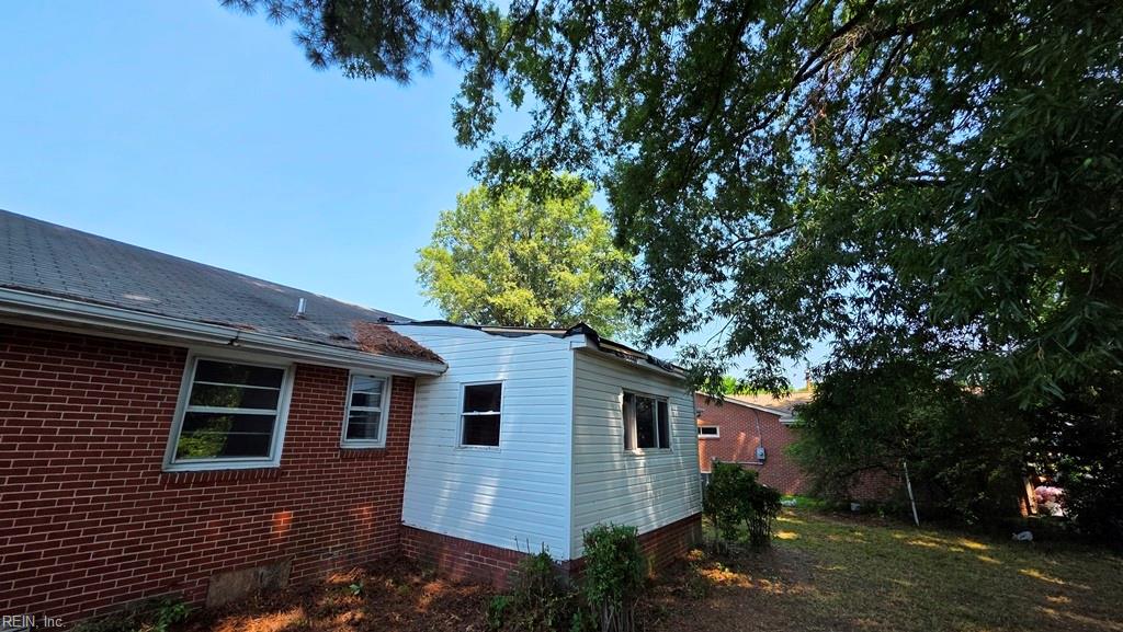 504 Winona Dr N Property Photo 2
