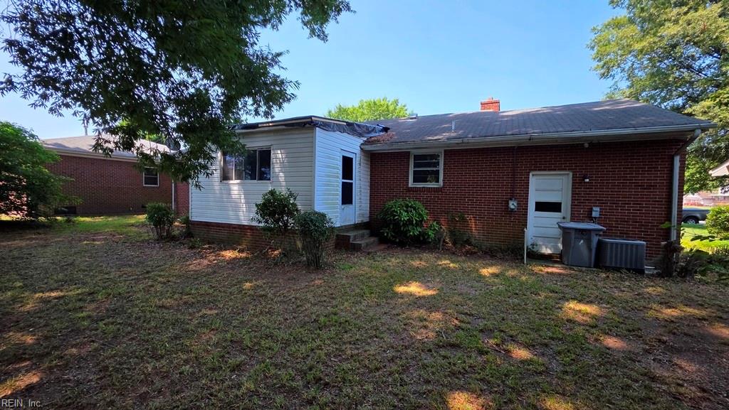 504 Winona Dr N Property Photo 5