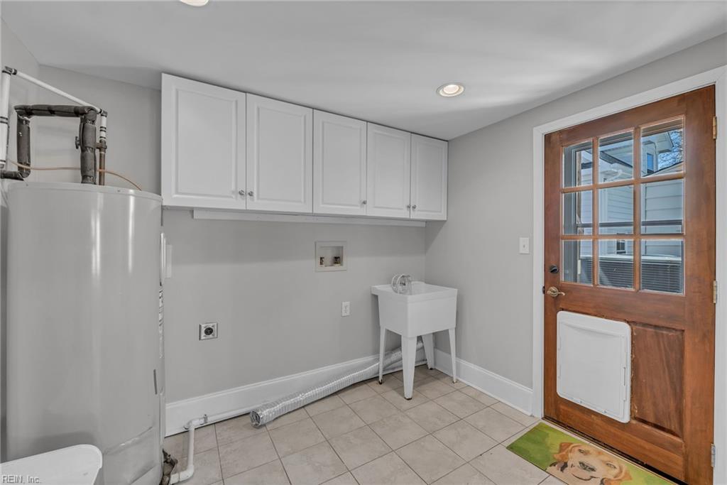 329 Center St Property Photo 28