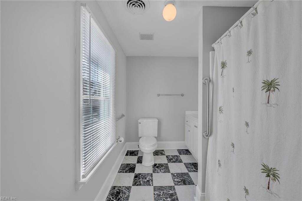 329 Center St Property Photo 31
