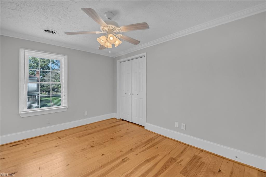 329 Center St Property Photo 36