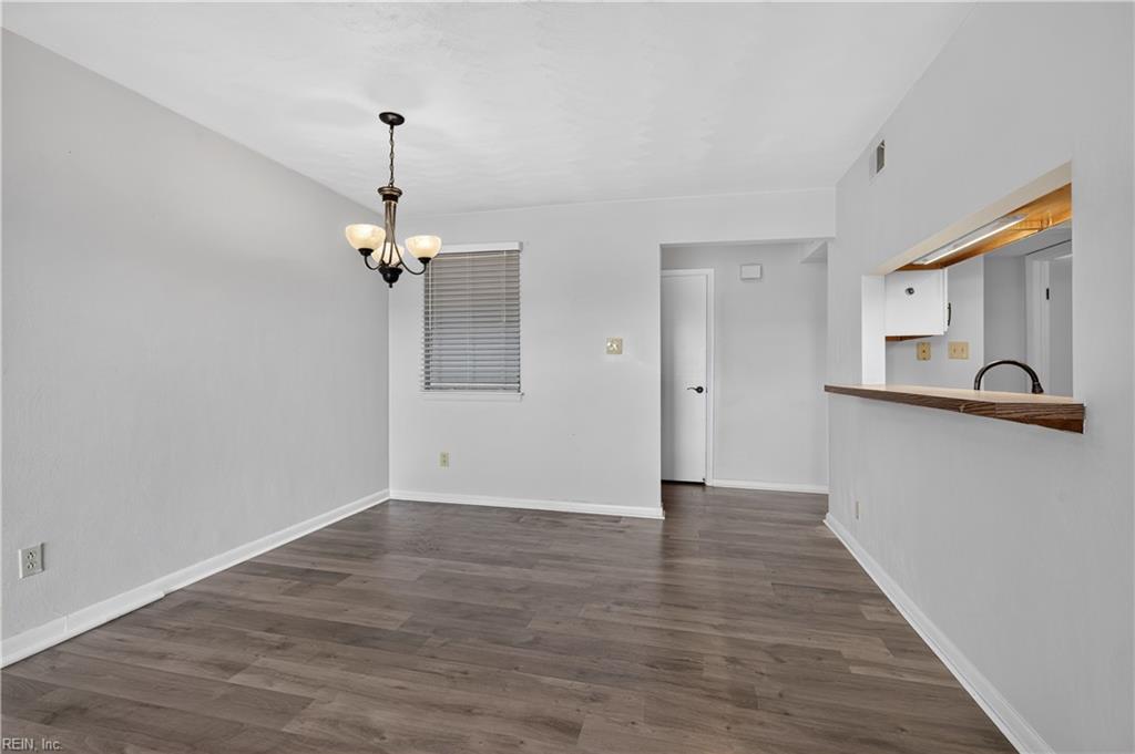 2246 E Ocean View Ave Property Photo 3