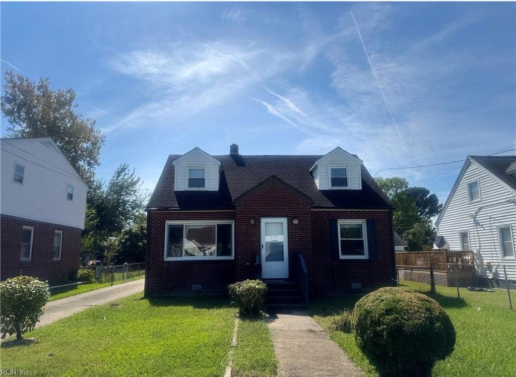 635 Newport News Ave Property Photo 1