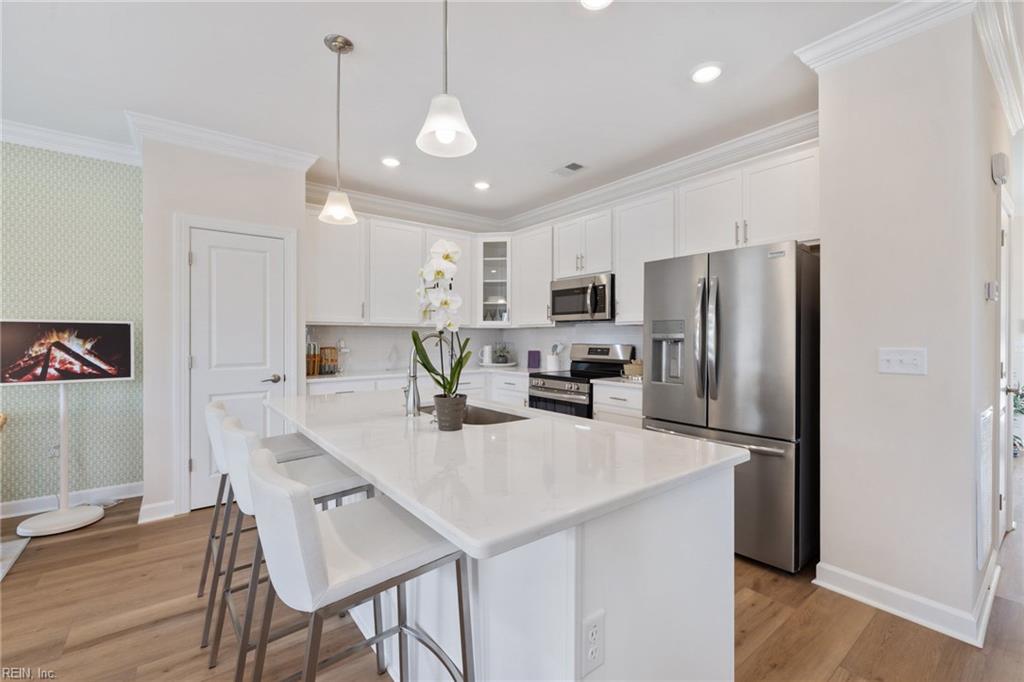 4900 Apricot Way Property Photo 12