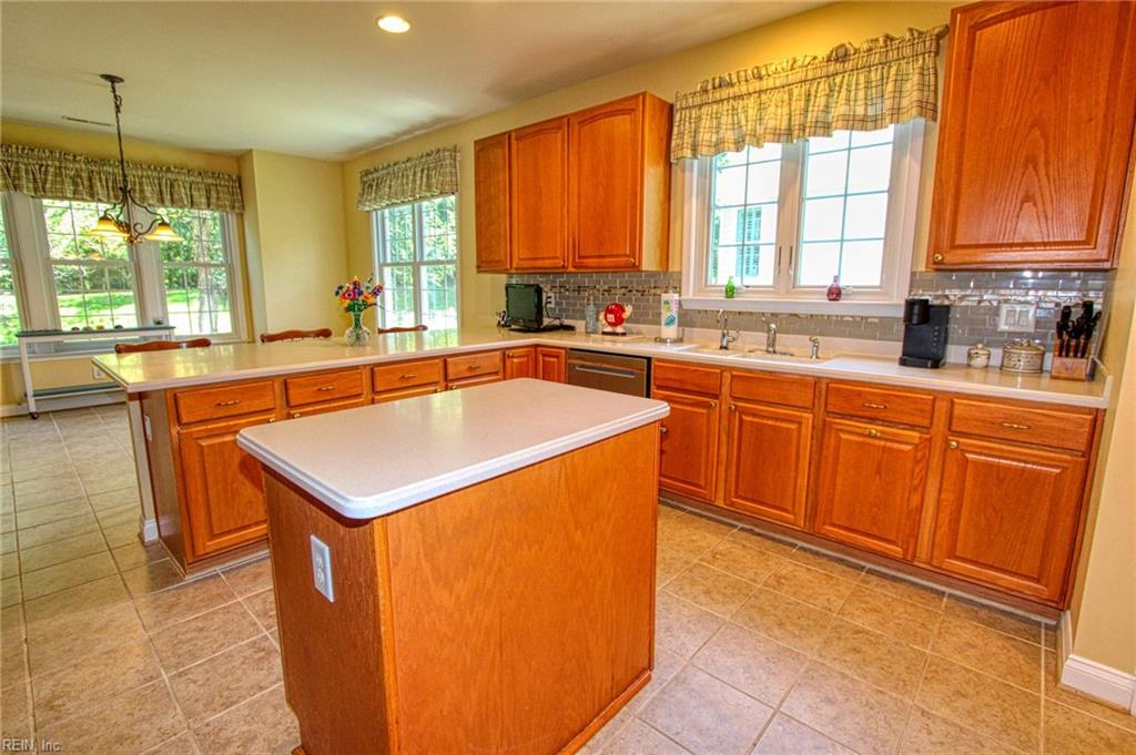 4772 Winterberry Ct Property Photo 3