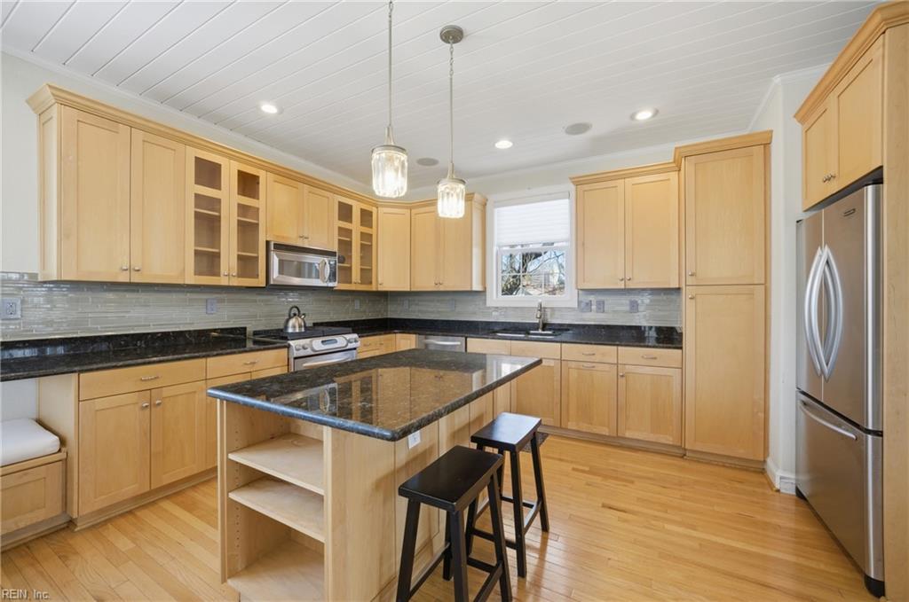 411 22 1/2 St Property Photo 14