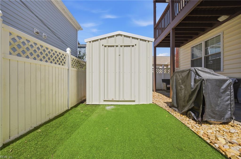 411 22 1/2 St Property Photo 40