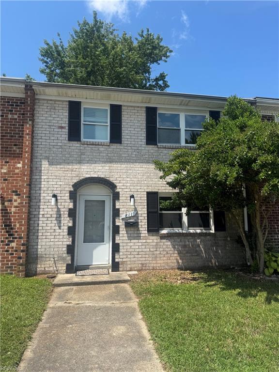 811 Cathedral Dr Property Photo 1