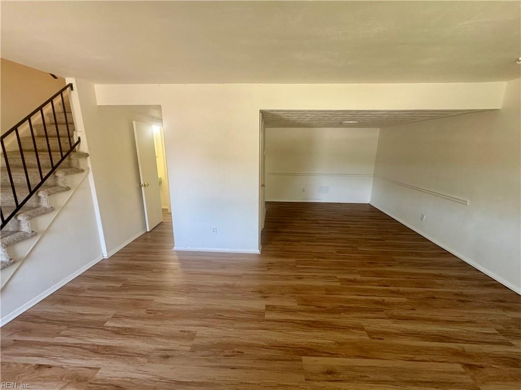 811 Cathedral Dr Property Photo 3