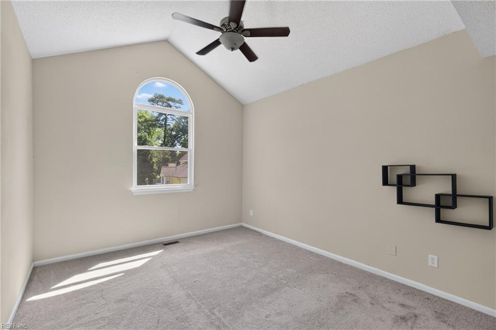 916 Woodcreek Dr Property Photo 26