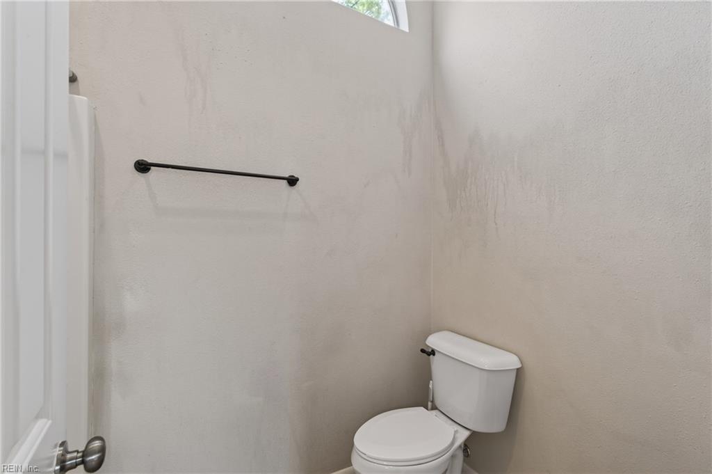 916 Woodcreek Dr Property Photo 32