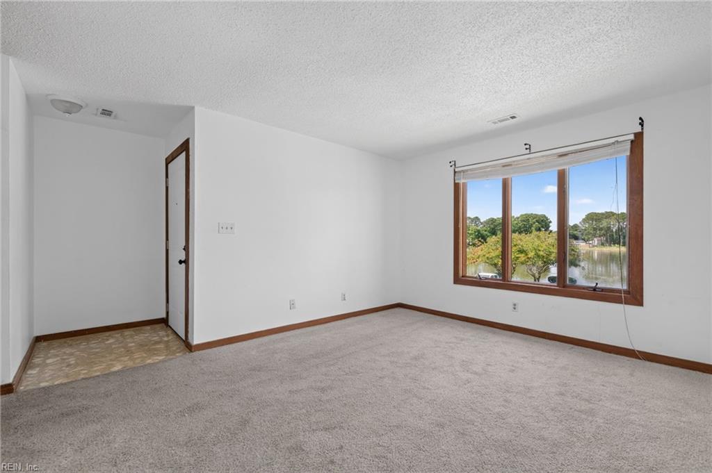 4734 Race St Property Photo 6