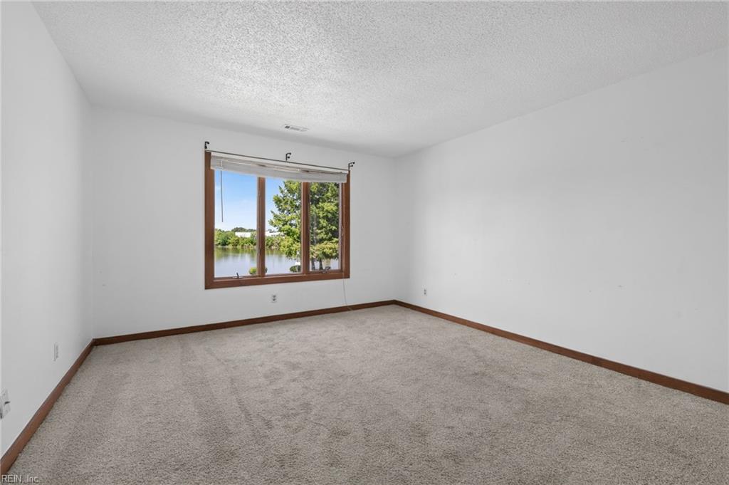 4734 Race St Property Photo 7