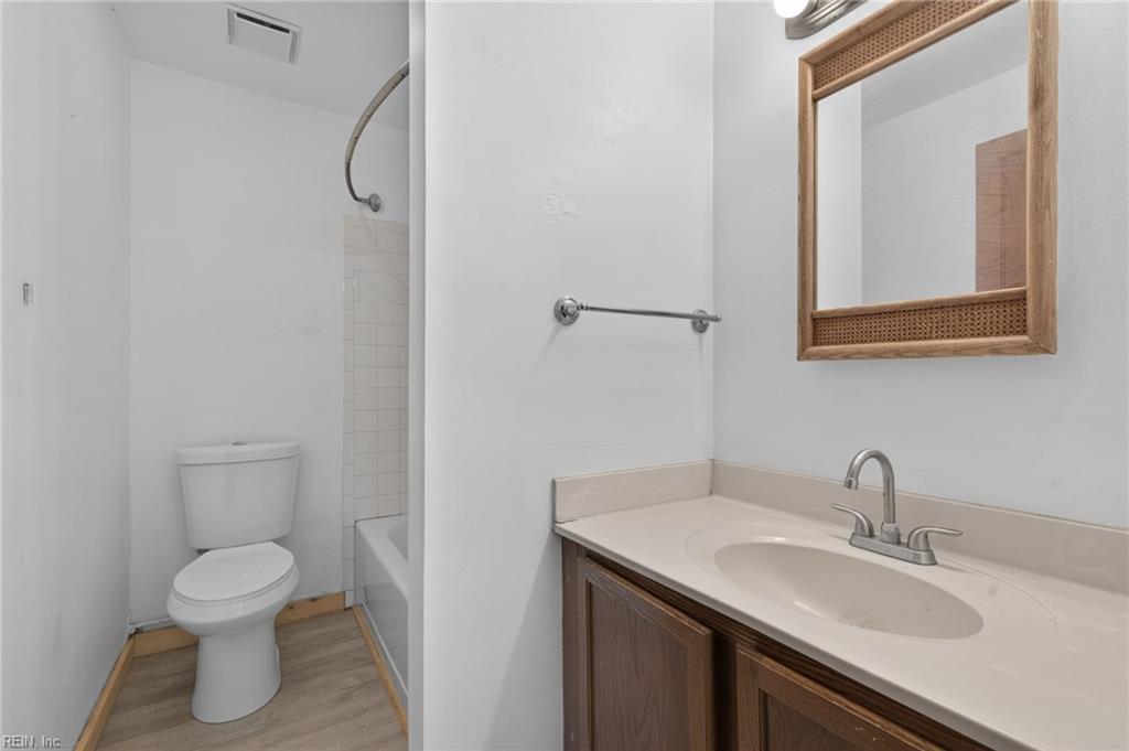 4734 Race St Property Photo 10