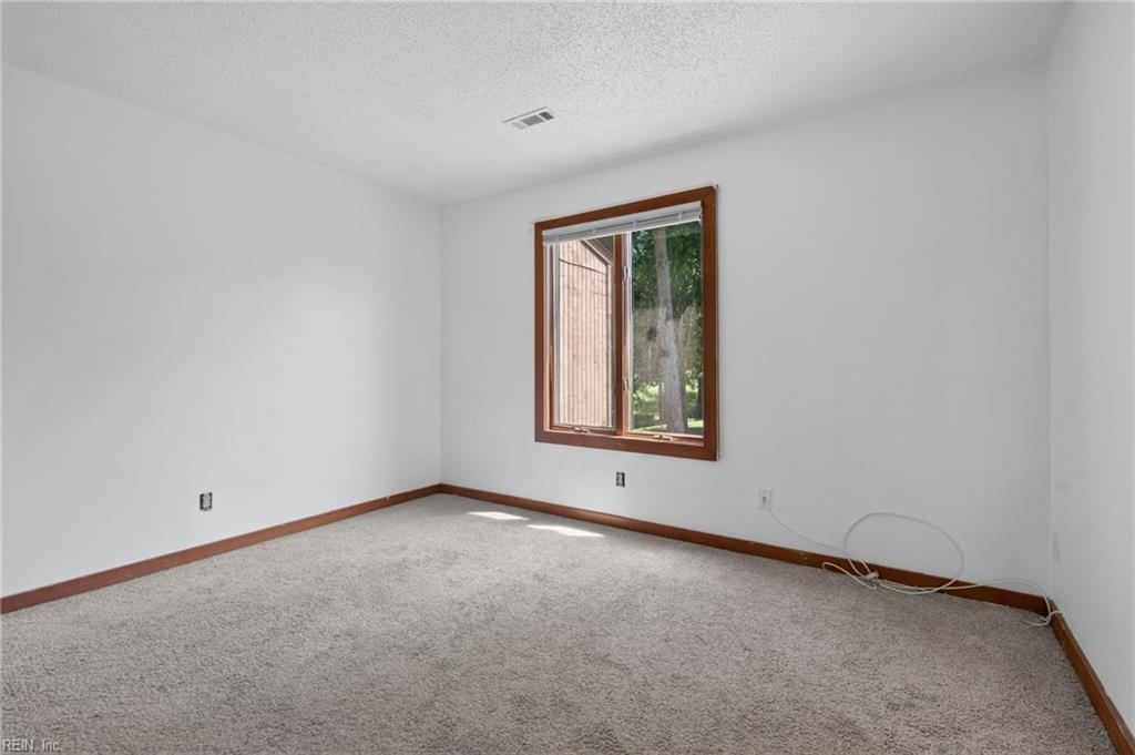 4734 Race St Property Photo 11