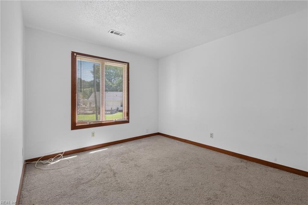 4734 Race St Property Photo 13