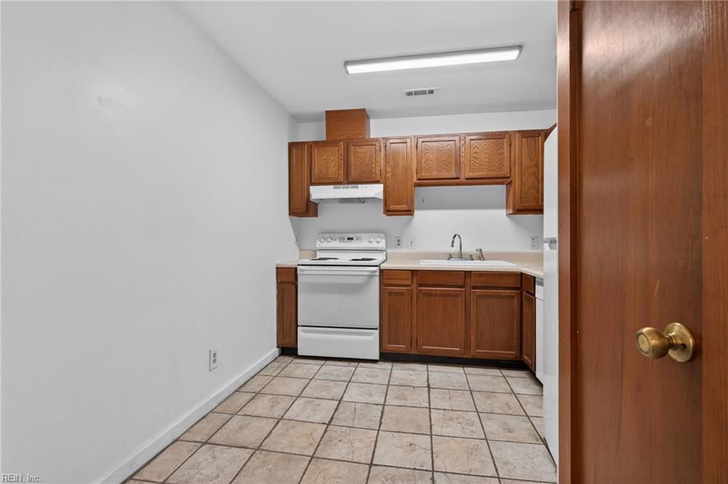 4734 Race St Property Photo 17