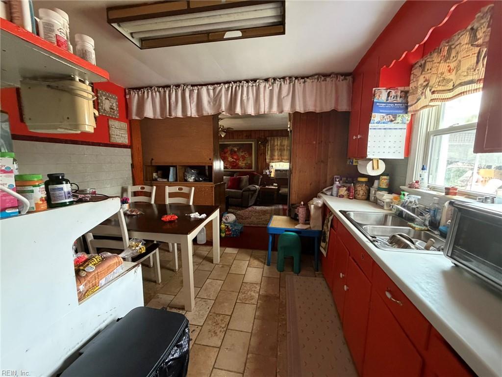 2660 Azalea Garden Rd Property Photo 6