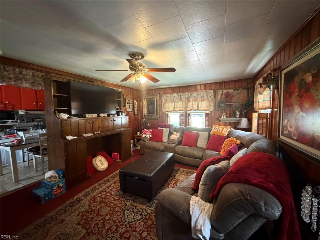 2660 Azalea Garden Rd Property Photo 8