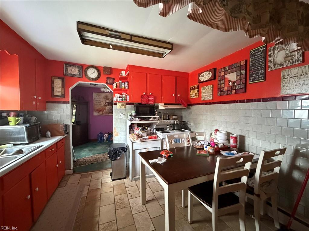 2660 Azalea Garden Rd Property Photo 9