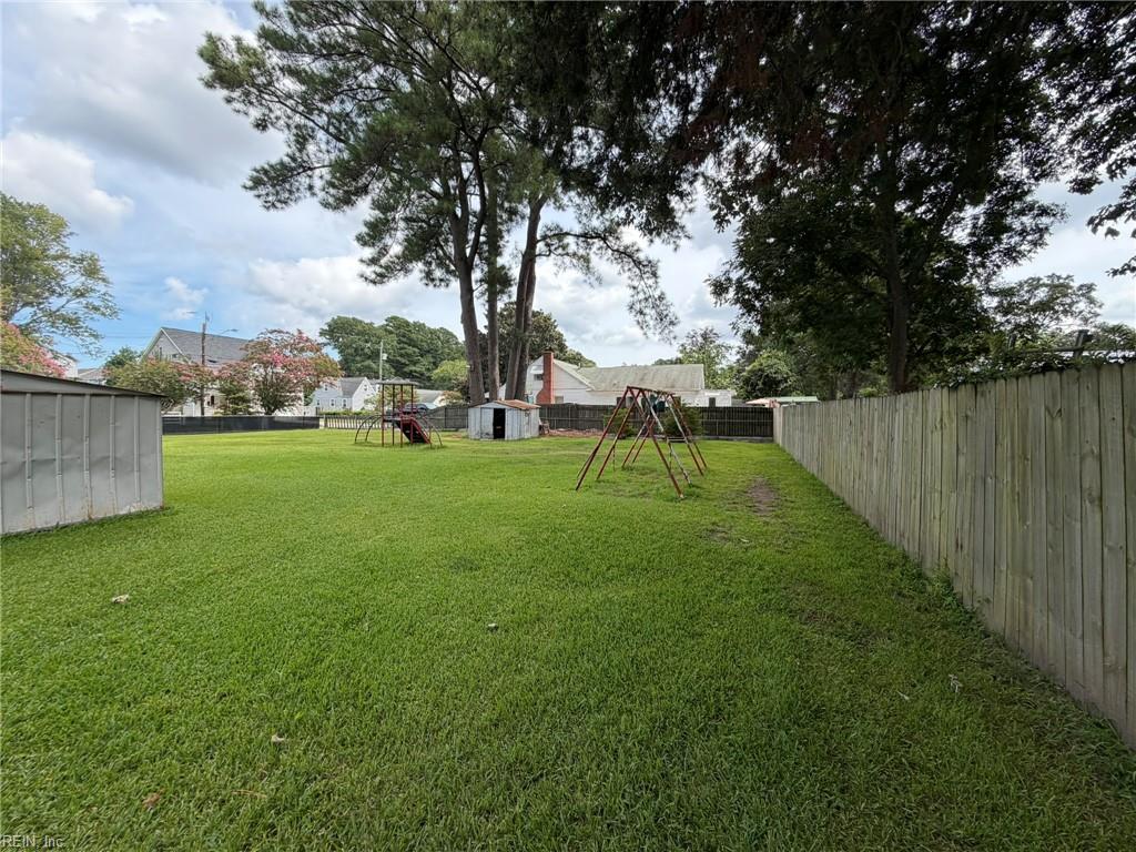 2660 Azalea Garden Rd Property Photo 25