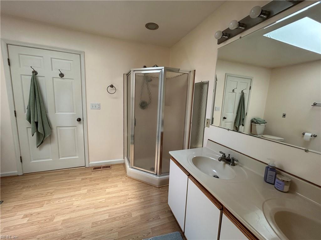 16410 Bowditch Rd Property Photo 10