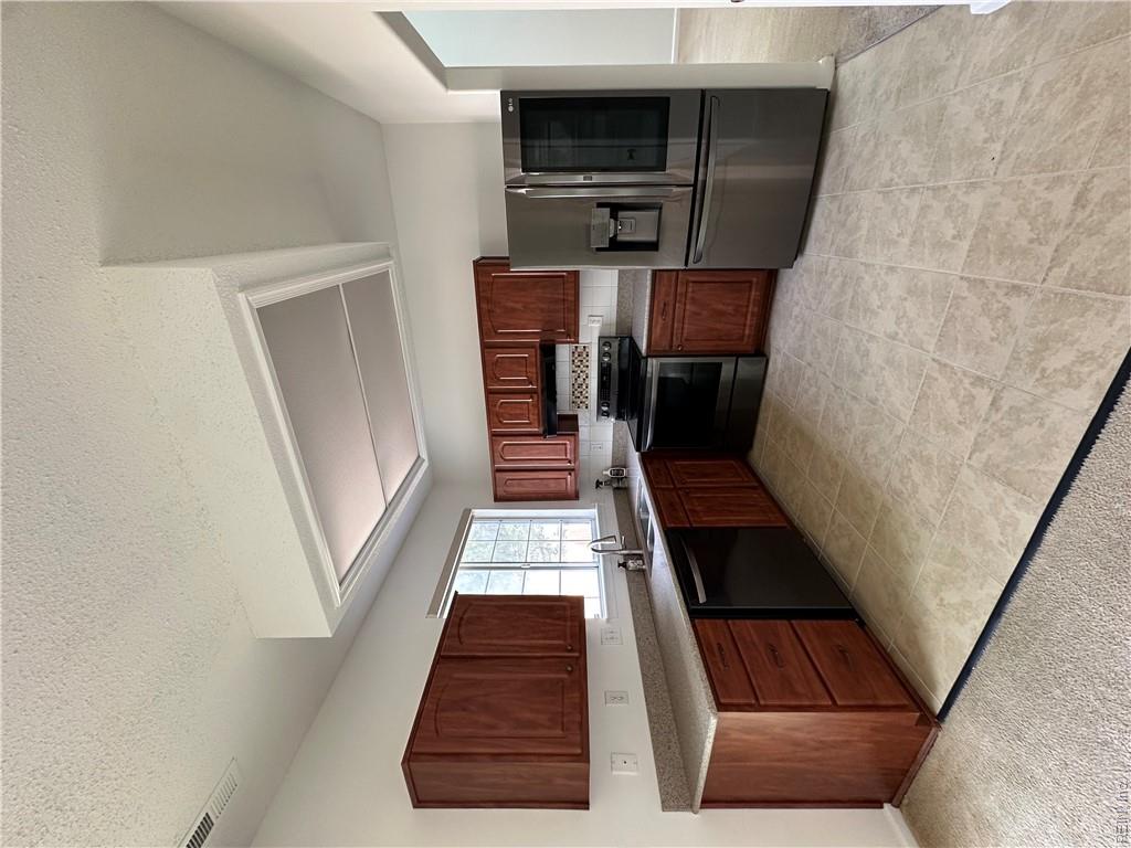 208 Oak Grove Rn Property Photo 7