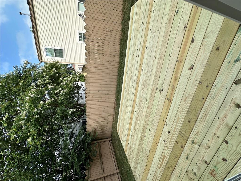 208 Oak Grove Rn Property Photo 9