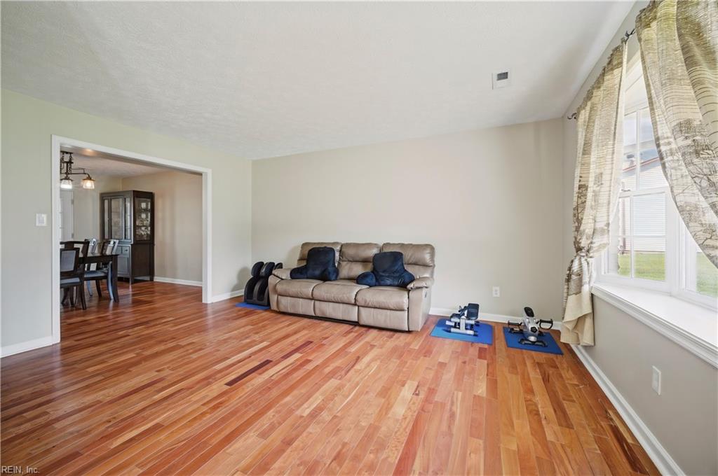 203 Skipper Ct Property Photo 6