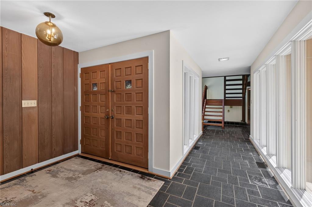1211 Scottland Ter Property Photo 5