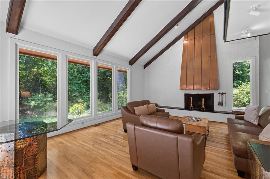 1211 Scottland Ter Property Photo 6