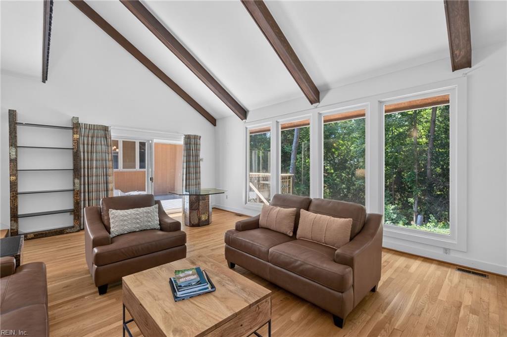 1211 Scottland Ter Property Photo 9