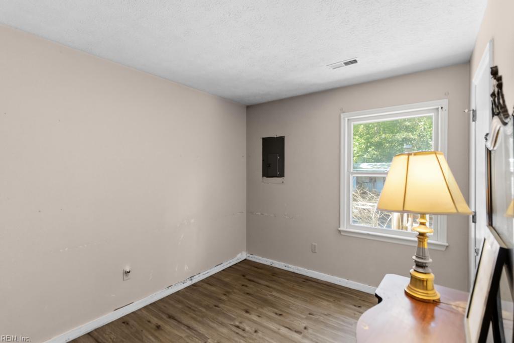 6353 Bolling Brook Ln Property Photo 9