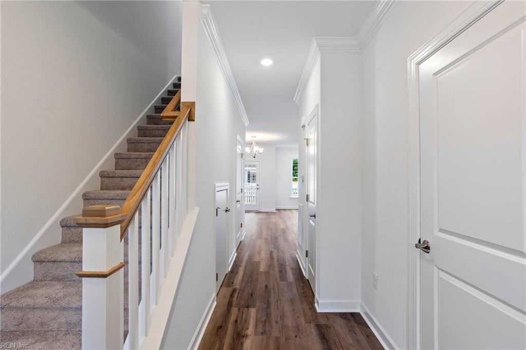 4904 Apricot Way Property Photo 4