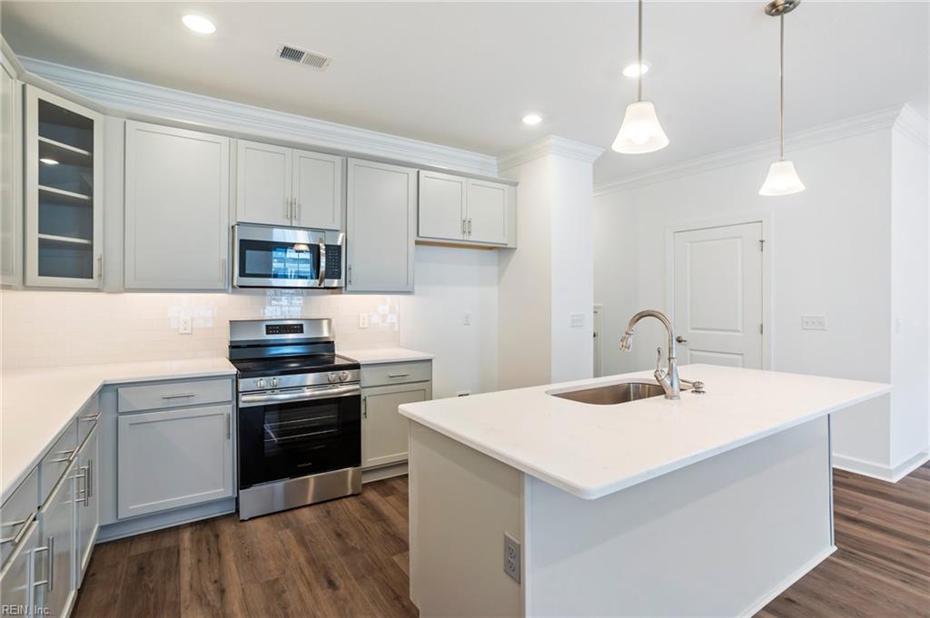 4904 Apricot Way Property Photo 7