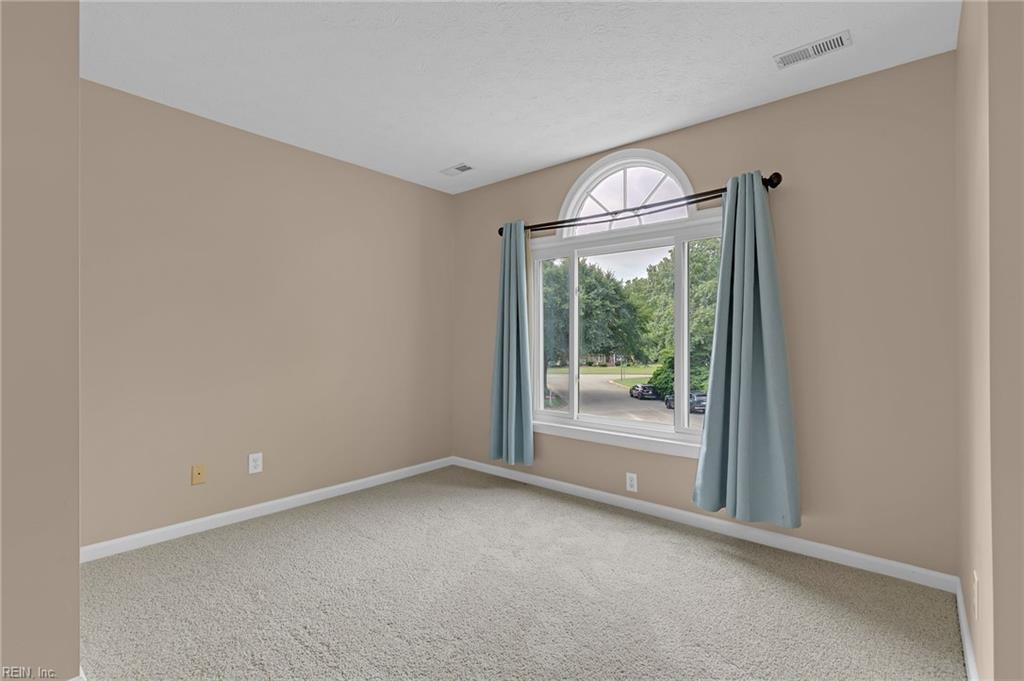 4 Tennis Cir Property Photo 28