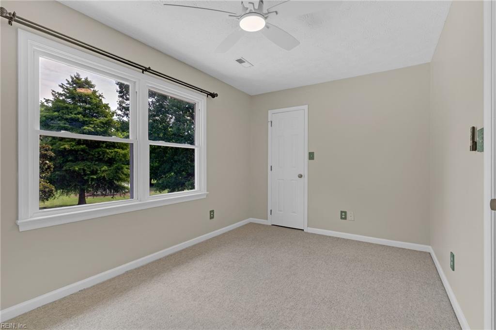 4 Tennis Cir Property Photo 36