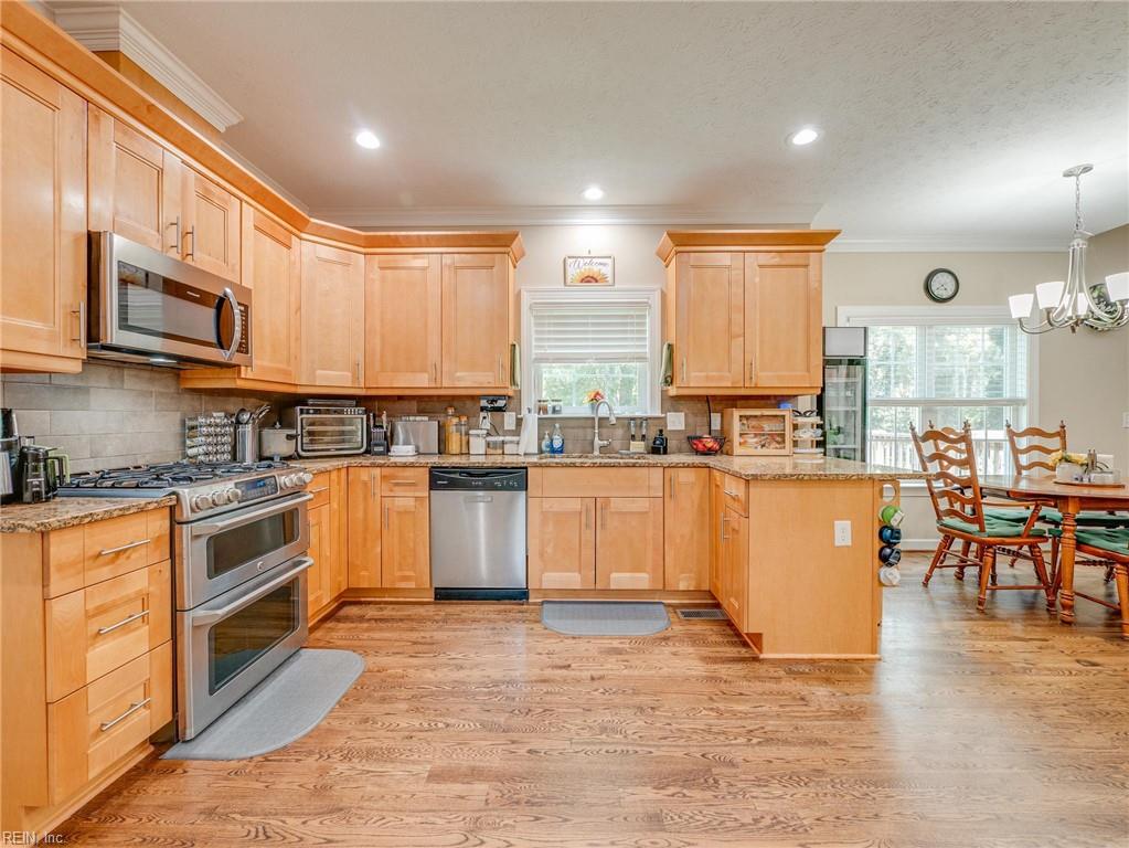 1098 Poquoson Ave Property Photo 4