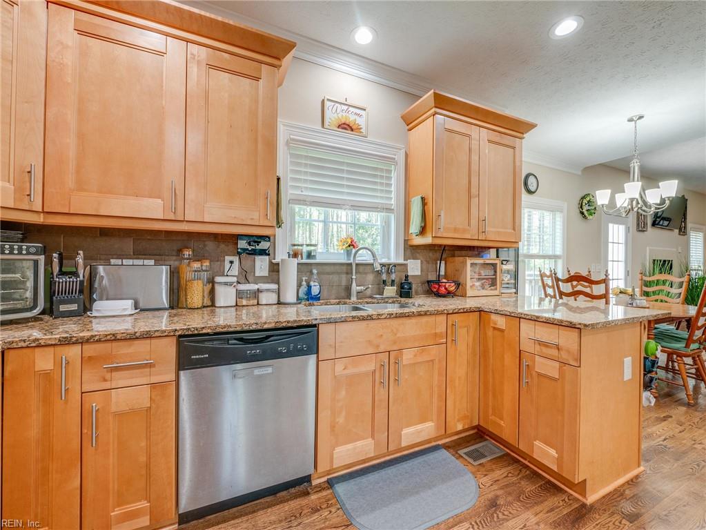 1098 Poquoson Ave Property Photo 11