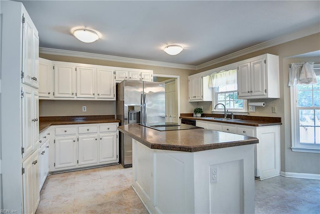 925 Oxford Dr Property Photo 17