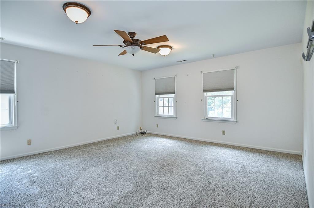 925 Oxford Dr Property Photo 25