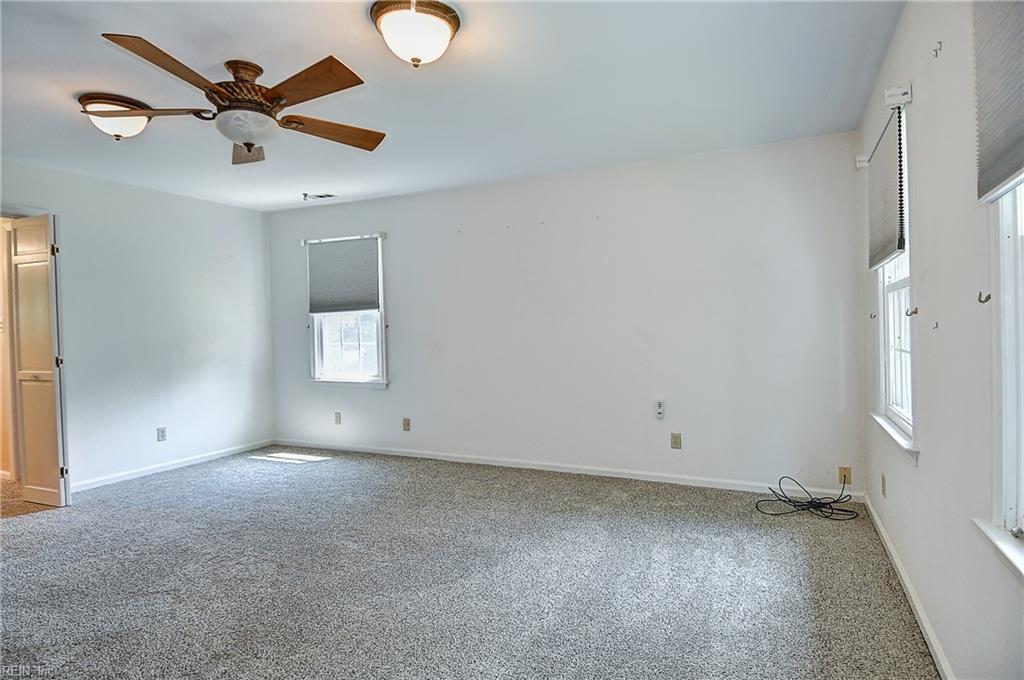 925 Oxford Dr Property Photo 26