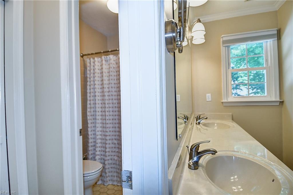 925 Oxford Dr Property Photo 28