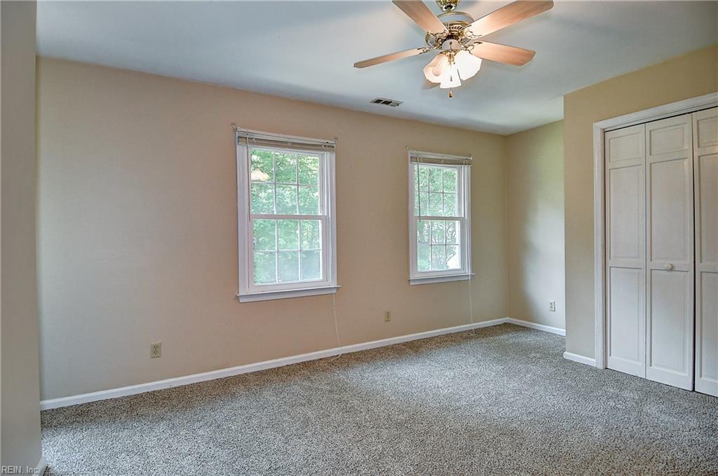 925 Oxford Dr Property Photo 32