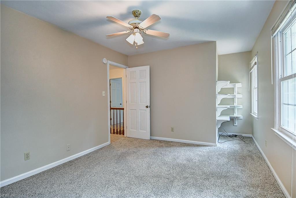 925 Oxford Dr Property Photo 33