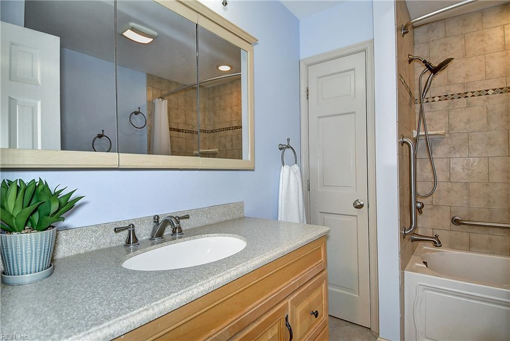 925 Oxford Dr Property Photo 36