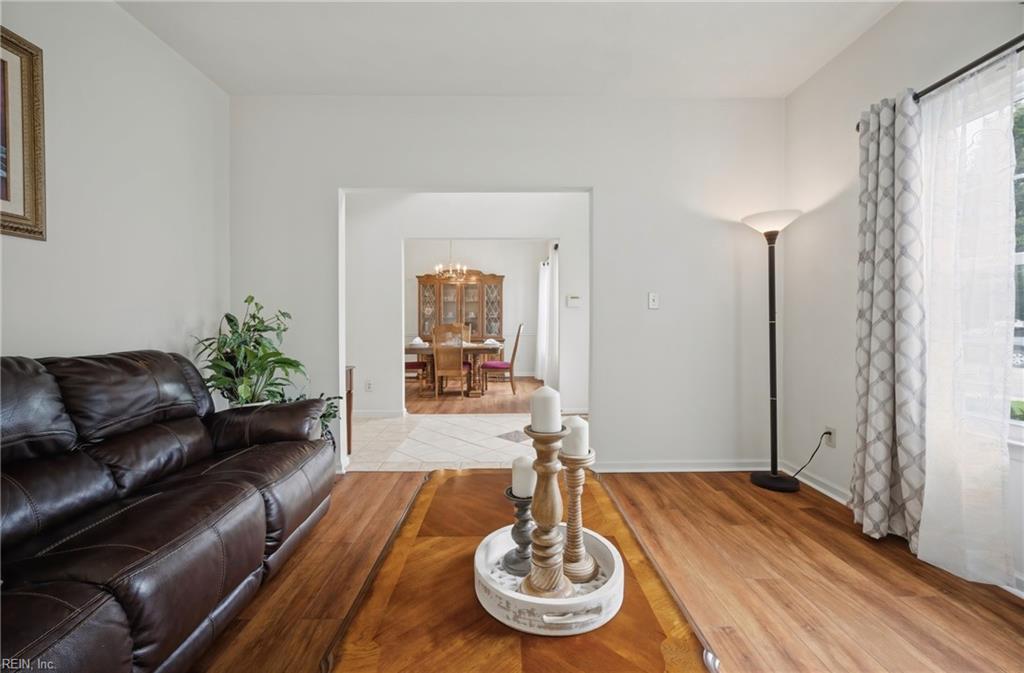 831 Holbrook Dr Property Photo 8