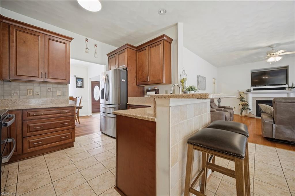831 Holbrook Dr Property Photo 18